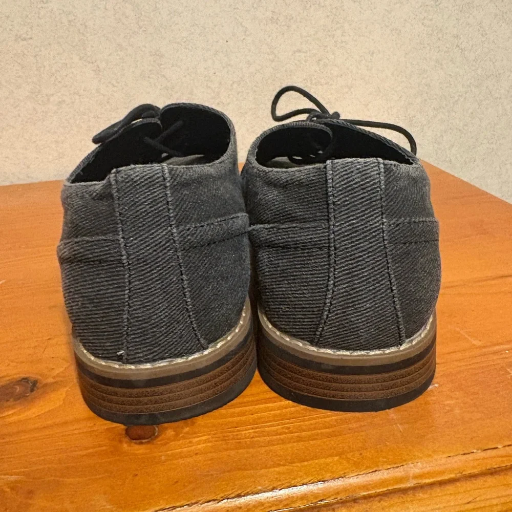 Perry Ellis stylish versatile